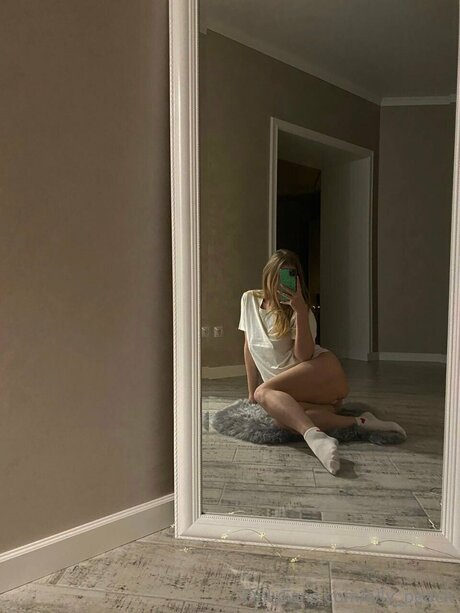 Lyly Peach high quality star pic