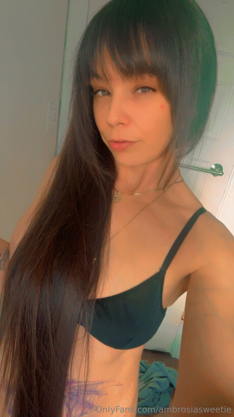 Ambrosiasweetie model hd pic