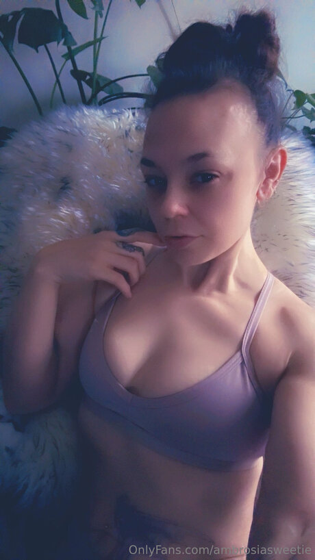 Ambrosiasweetie erotic star pic