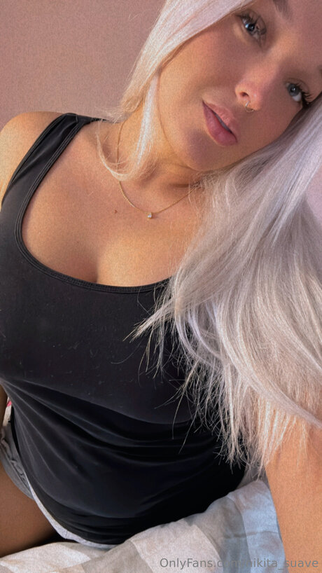 Nikita Suave model pretty pics