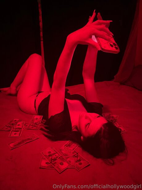 Officialhollywoodgirl pornographic star archive