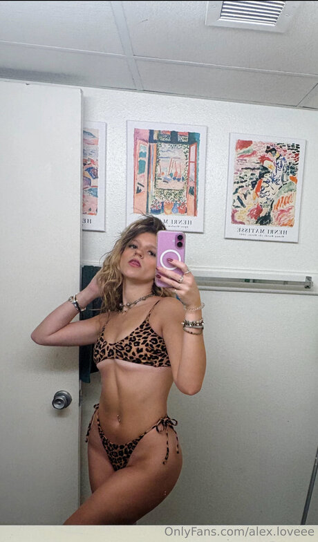 Alex Loveee sex model pics