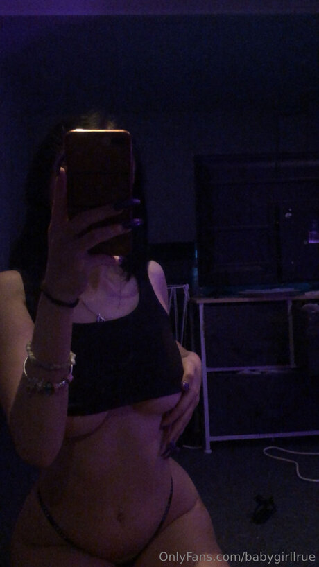 Babygirllrue model xxx image