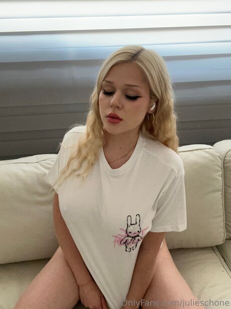 Julieschone pornographic star photos
