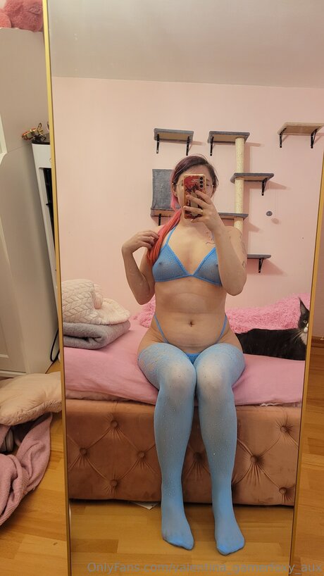 cute babe onlyfans nude archive