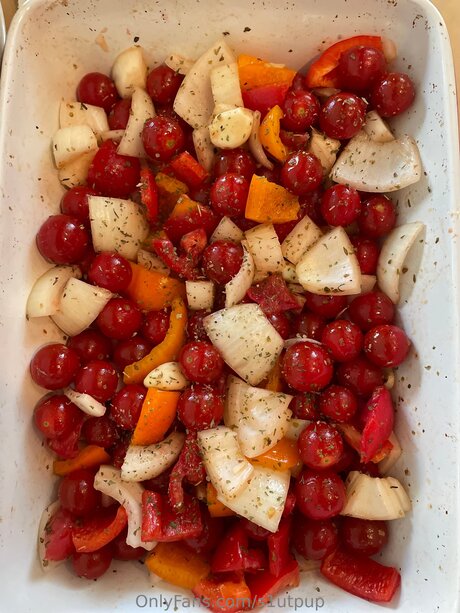 S1utpup porn model photo