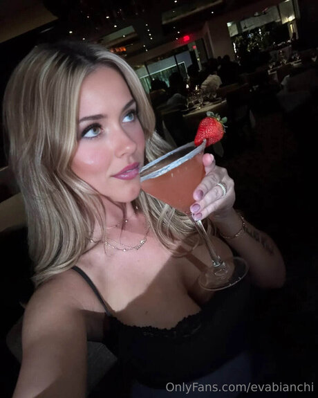 Evabianchi art star pics