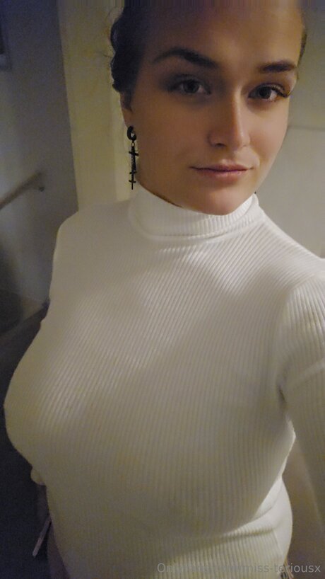 Miss Teriousx model hot pic