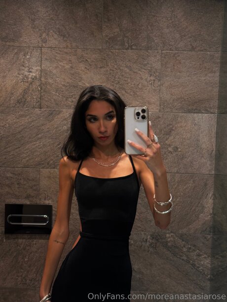 Moreanarose model art image