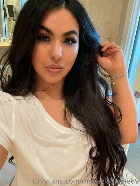 Makayladivine69 pretty actress image