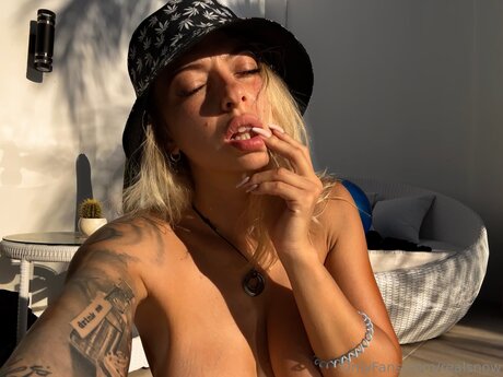 Realsnow pornstar high quality pic