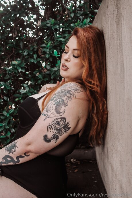 Ivyyraeefree naked model pictures