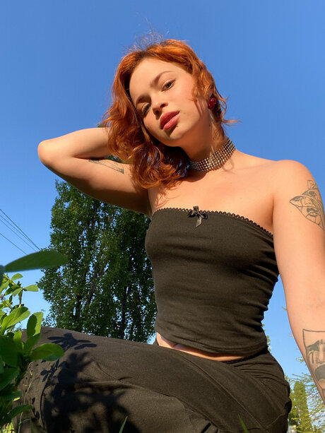 Pineappleri model erotic pic