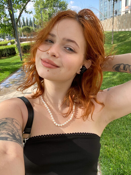 Pineappleri nudes actress images