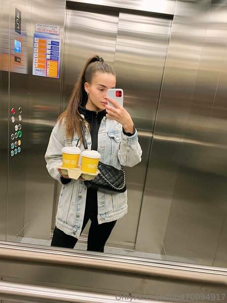 Elizabeth Dreamm pornstar xxx archive