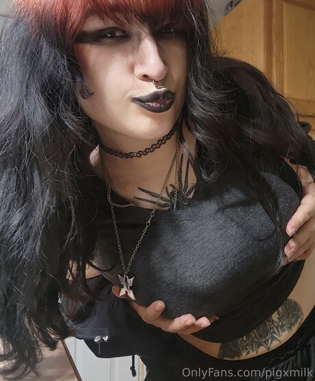 Pigxmilk exclusive model photo