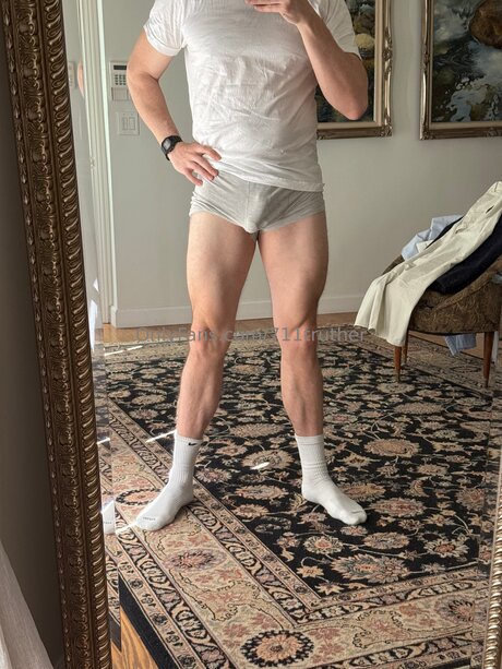 Brawnyhotdog exclusive star picture