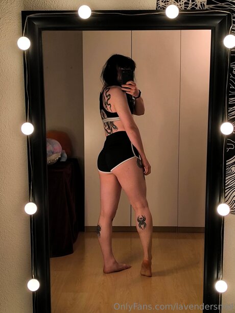 college onlyfans erotic images