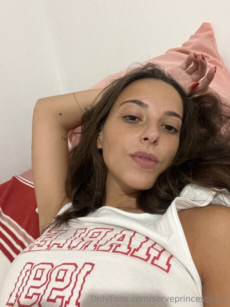 Serveprincessluna porn actress img