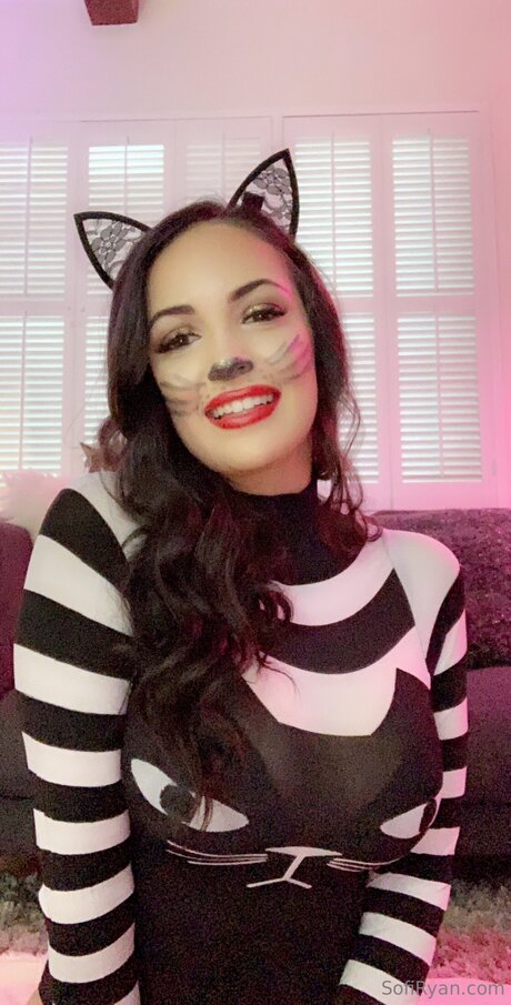 Sofiryan star sexy pics