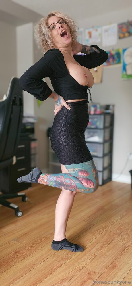 Onespunkyone pornstar perfect archive