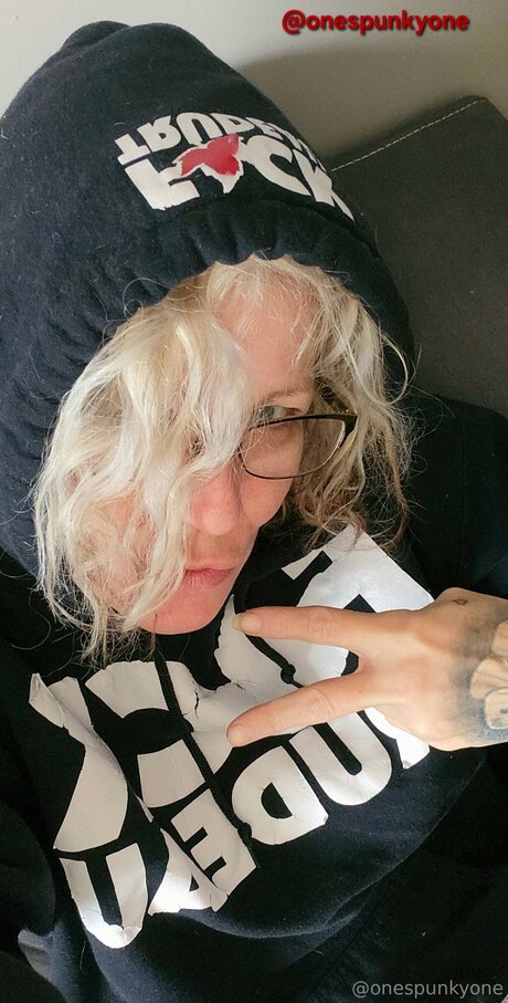 Onespunkyone nude actress archive