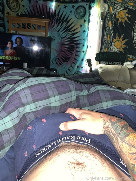 Paymeaton model top photo