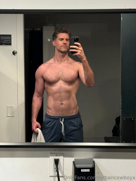 Urbancowboyx model nude photos