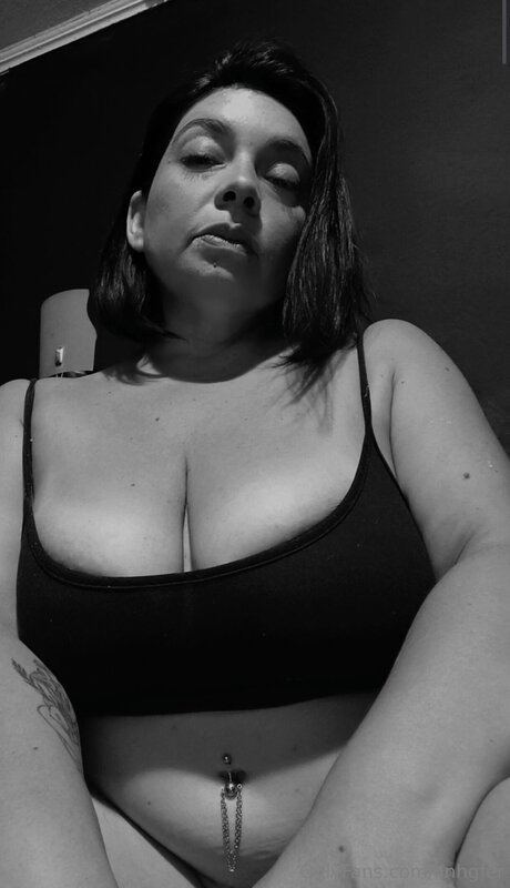 Linhgfer pornstar sexy picture