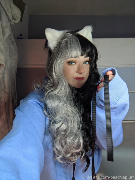 Peachieplum model adult photos