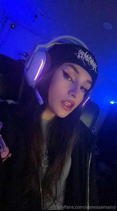 Vanessamainz erotic actress galleries