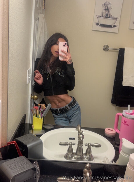 Vanessamainz naked pornstar gallery