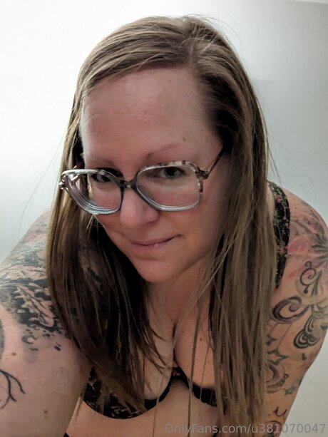 U381070047 sexy model picture