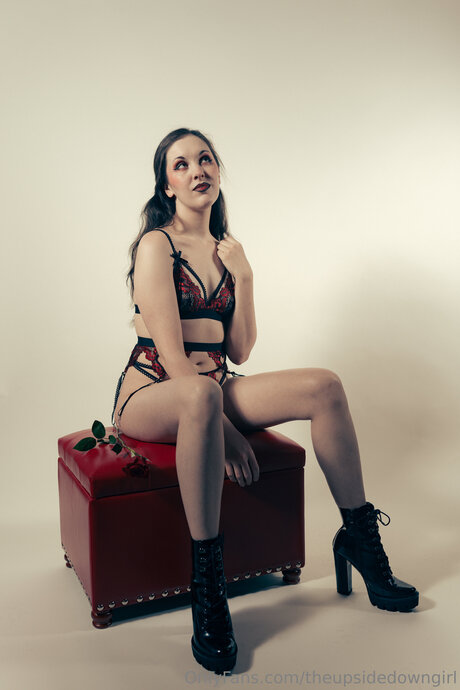 Theupsidedowngirl Profile pic