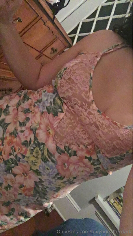 Foxybooafterdark xxx pornstar image