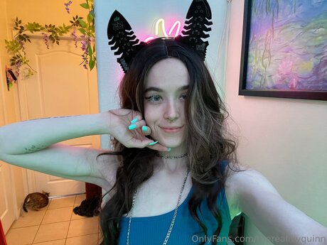 Ivyquinn Tv art star gallery