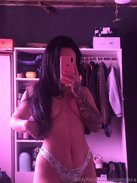 Valendeca pornstar nude archive