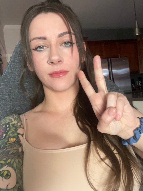 Indieroselive model erotic picture