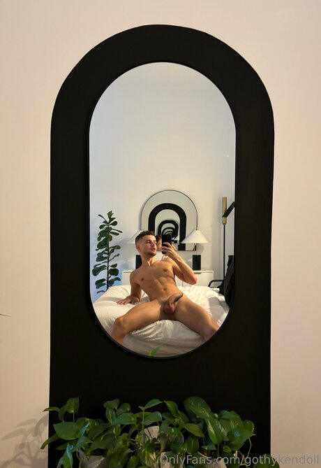 Gothykendoll model erotic image