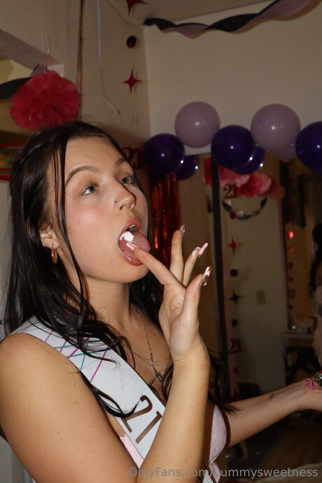 Yummysweetness star exclusive gallery