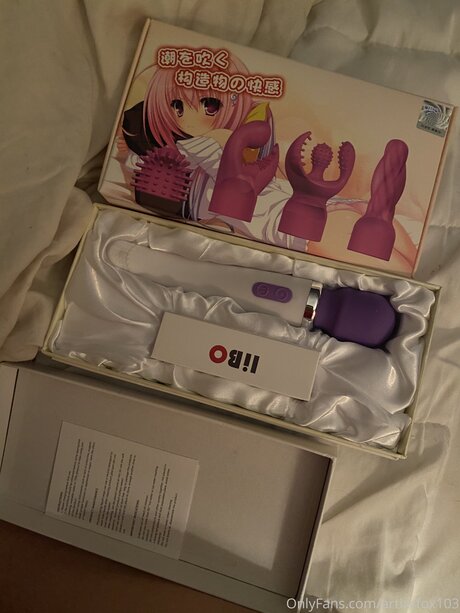 Artixcfox103 model adult picture