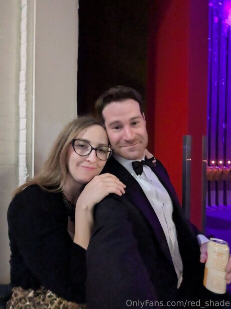 Red Hart free model pictures