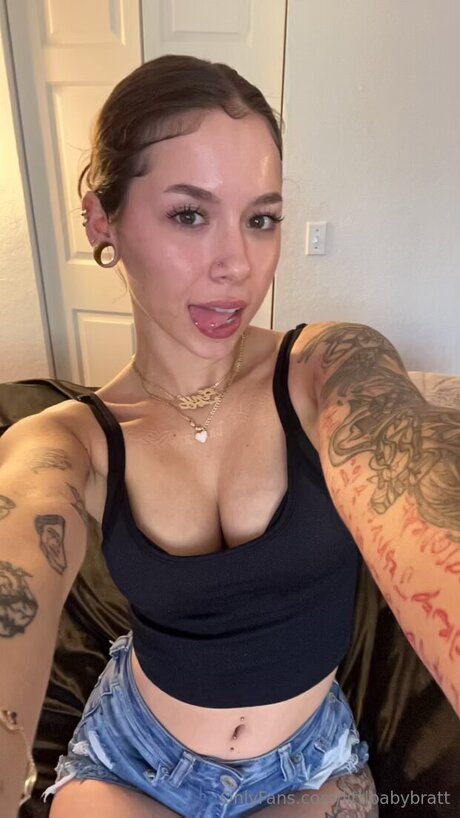 Aalyiahtorress sexy star photos