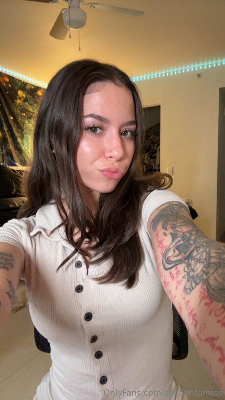 Aalyiahtorress model sex pic