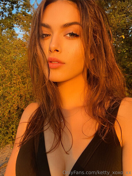 Ketty Xoxo Xx top star pictures