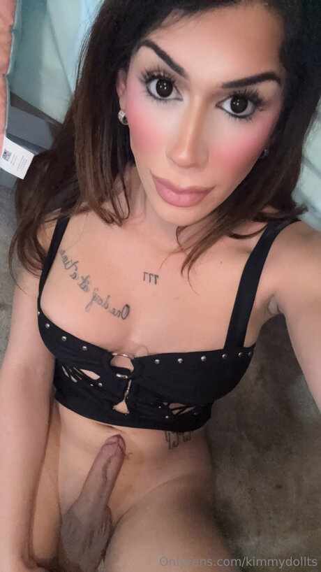 Kimmydollts naked pornstar img