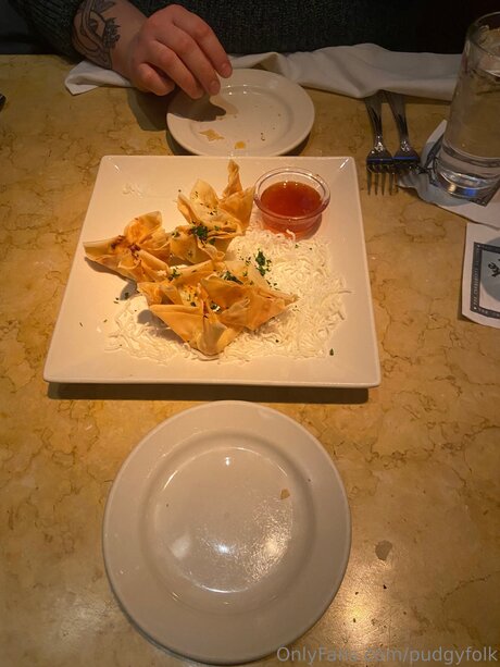 Pudgyfolk hd pornstar pic