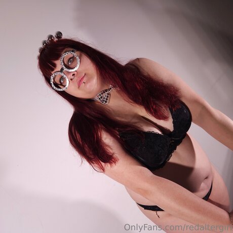 Redaltergirl model nude img