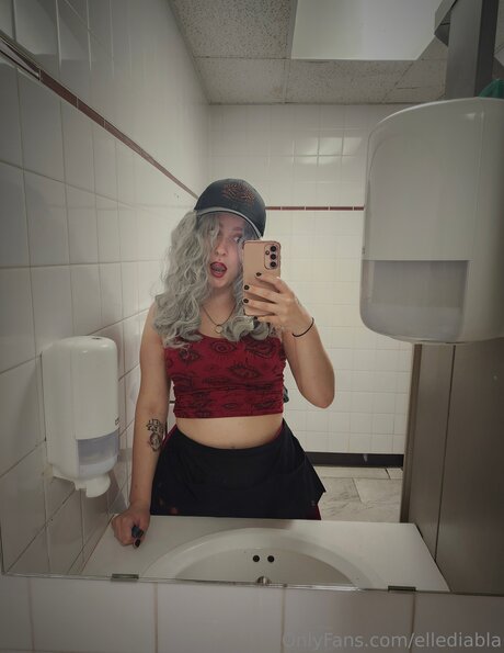 Ellediabla naked star photos