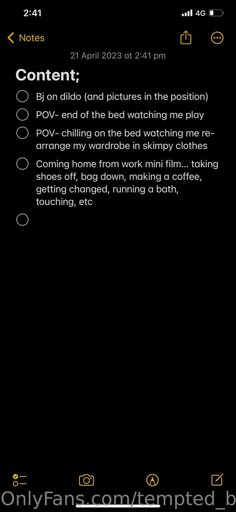 Tempted Blonde naked model picture